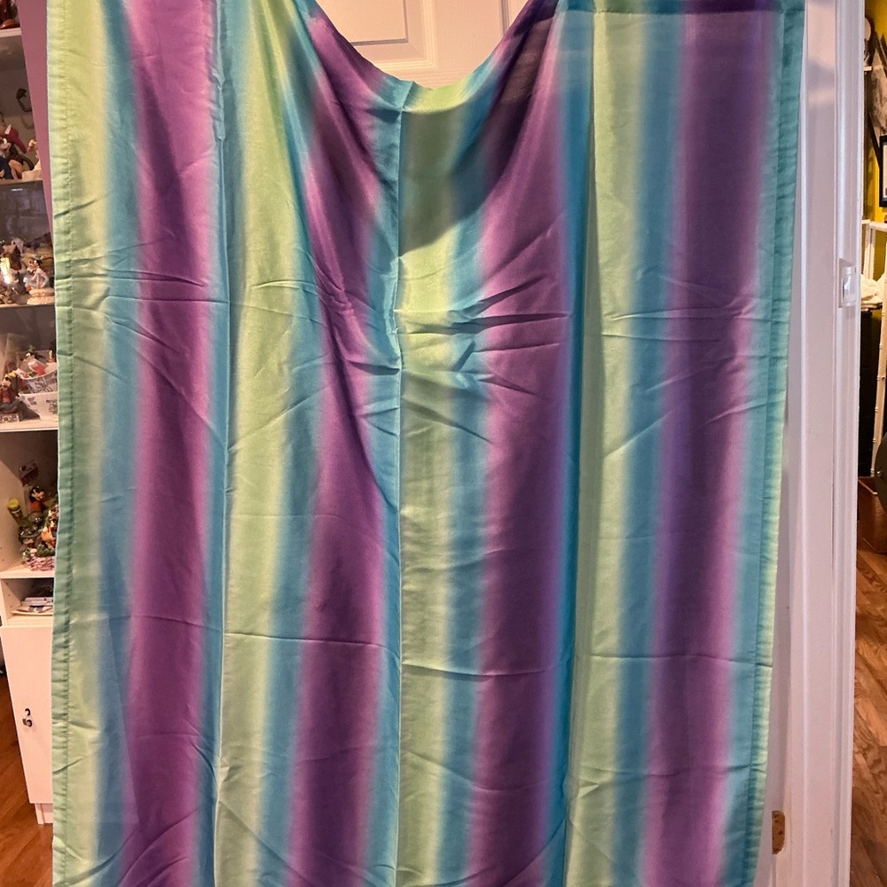 Set of 2 beautiful panel curtains- like new condition- approx 50”w x 44 length